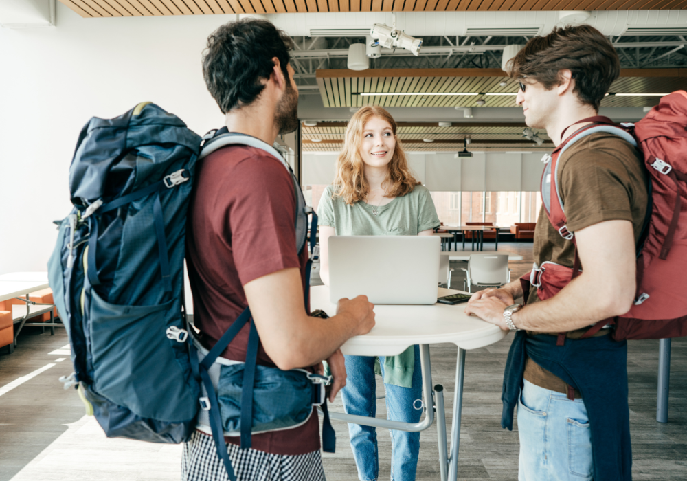 backpackers-meeting-gallery Students considering why study abroad getting information