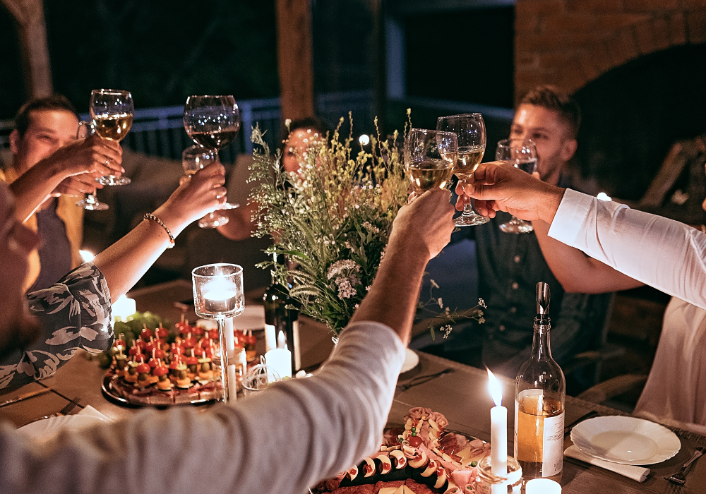 dinner-drinks-gallery Students being safe while studying abroad by having drinks together