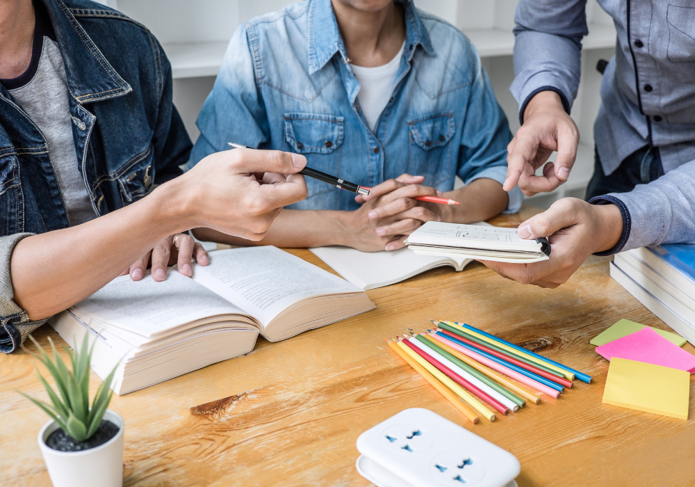 student-work-table-gallery Students in class during their first week abroad