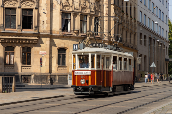 brno-carousel-4 brno-carousel-4
