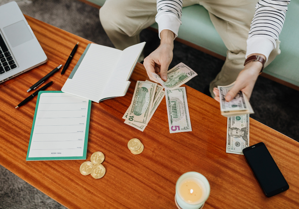 money-on-table-gallery Study abroad student creating a budget