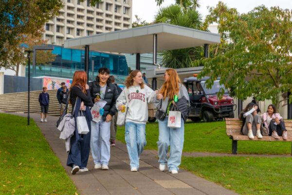 uow new zealand featured image-150 Students at University of Waikato in New Zealand.